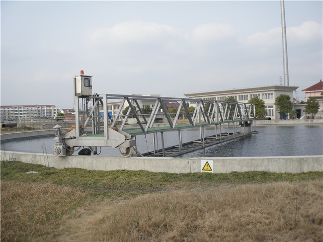 半橋式周邊傳動吸泥機 半橋式周邊傳動吸泥機